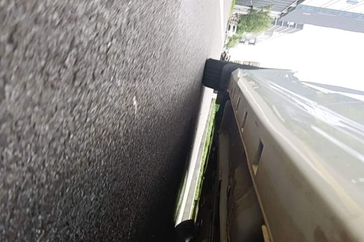Used Dongfeng Aeolus Yixuan 2023 1.5L Automatic Glory Edition Left Side Sill