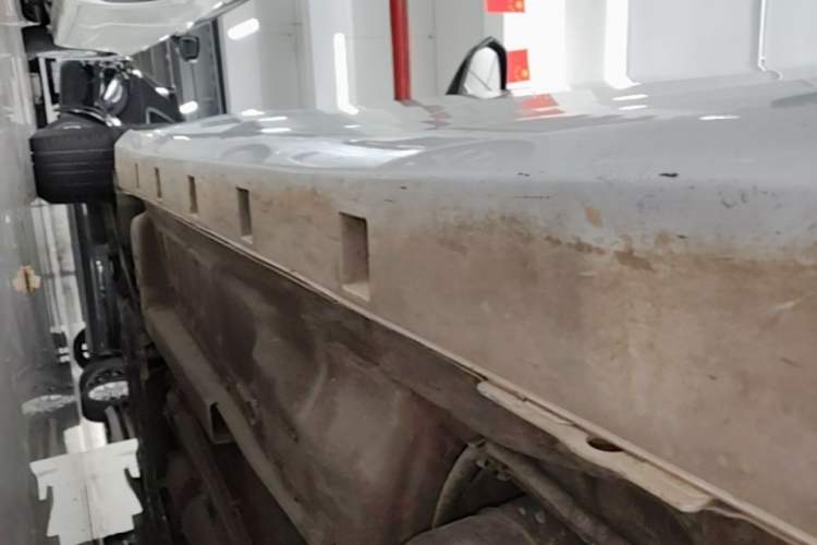 Used Dongfeng Aeolus Yixuan 2023 Mach Edition 1.5L Automatic Chasing Wind Version Left Side Sill