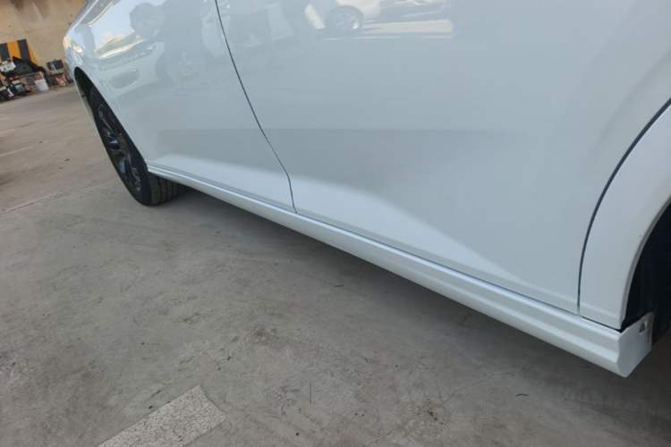 Used Dongfeng Aeolus Yixuan 2023 Mach Edition 1.5L Automatic Chasing Wind Version Left Side Sill