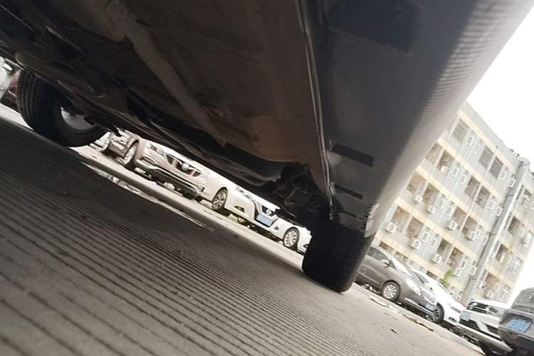 Used Dongfeng Aeolus Yixuan 2023 Mach Edition 1.5L Automatic Chasing Shadow Version Left Side Sill