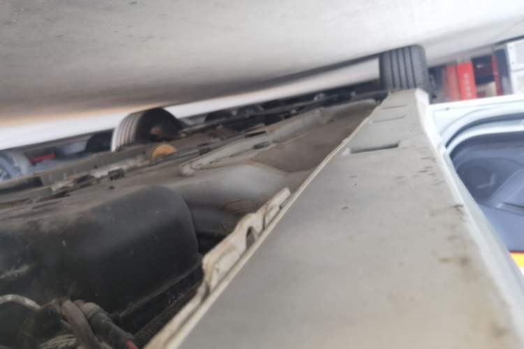 Used Dongfeng Aeolus Yixuan 2023 Mach Edition 1.5L Automatic Chasing Wind Version Left Side Sill
