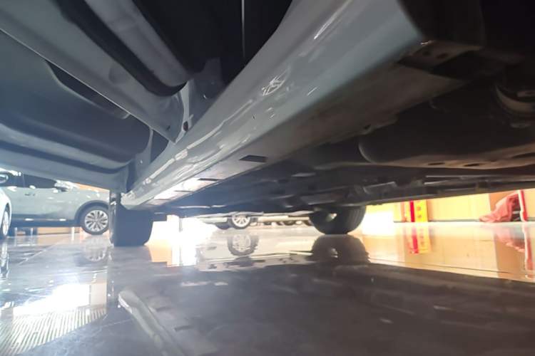 Used Dongfeng Aeolus Yixuan 2023 Mach Edition 1.5L Automatic Chasing Wind Version Left Side Sill
