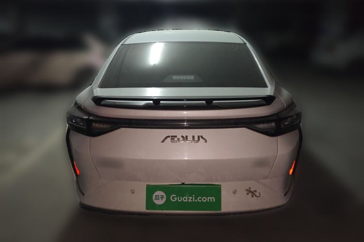 Used Dongfeng Aeolus Yixuan 2023 Mach Edition 1.5T Automatic Pursuit Rider Version Rear