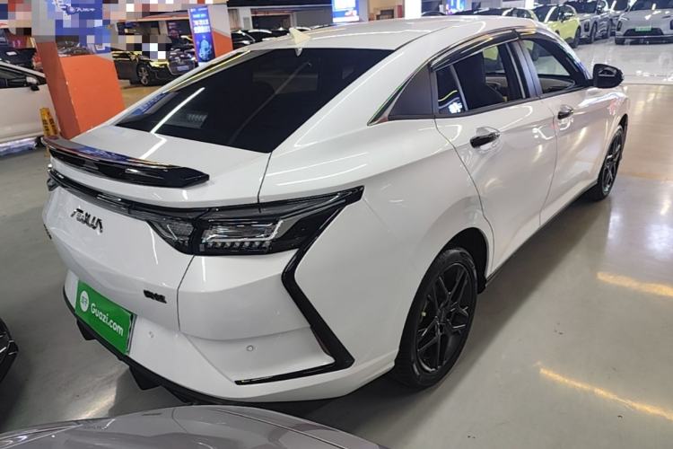 Used Dongfeng Aeolus Yixuan 2023 Mach Edition 1.5T Automatic Pursuit Rider Version Rear Right 45 Deg