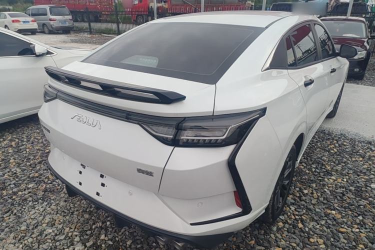 Used Dongfeng Aeolus Yixuan 2023 Mach Edition 1.5L Automatic Chasing Shadow Version Rear Right 45 Deg