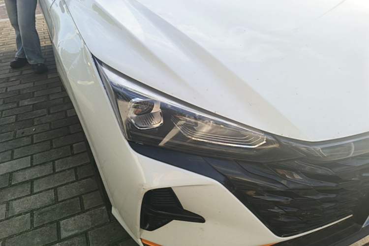 Used Dongfeng Aeolus Yixuan 2023 Mach Edition 1.5L Manual Windstorm Version Right Front Headlight