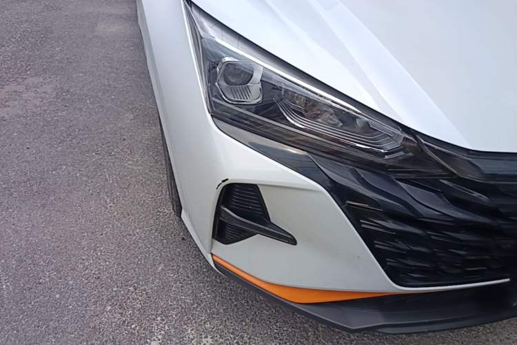 Used Dongfeng Aeolus Yixuan 2023 1.5L Automatic Glory Edition Right Front Headlight