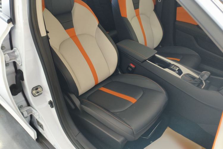 Used Dongfeng Aeolus Yixuan 2023 Mach Edition 1.5L Automatic Chasing Wind Version Right Front Seat
