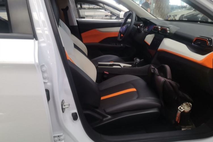 Used Dongfeng Aeolus Yixuan 2023 Mach Edition 1.5L Automatic Chasing Wind Version Right Front Seat