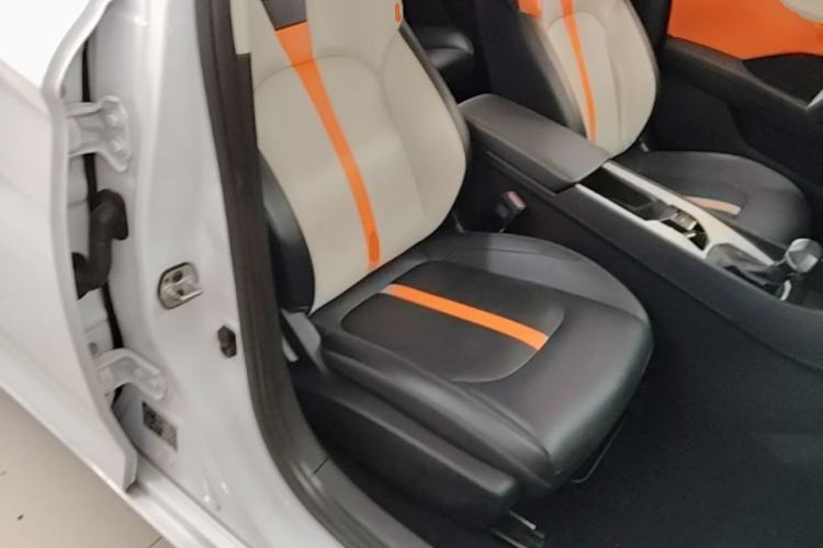 Used Dongfeng Aeolus Yixuan 2023 Mach Edition 1.5L Automatic Chasing Wind Version Right Front Seat