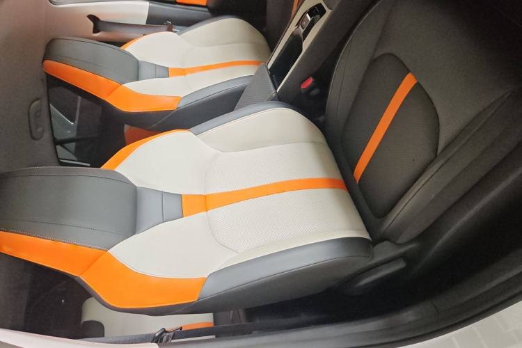 Used Dongfeng Aeolus Yixuan 2023 Mach Edition 1.5L Automatic Chasing Wind Version Right Front Seat