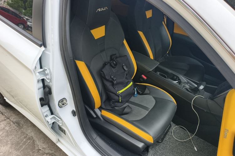 Used Dongfeng Aeolus Yixuan 2023 Mach Edition 1.5T Automatic Pursuit Rider Version Right Front Seat