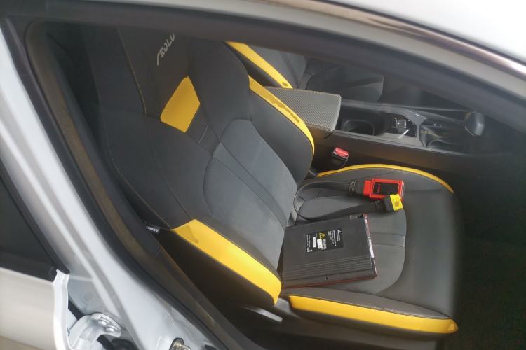 Used Dongfeng Aeolus Yixuan 2023 Mach Edition 1.5T Automatic Pursuit Rider Version Right Front Seat