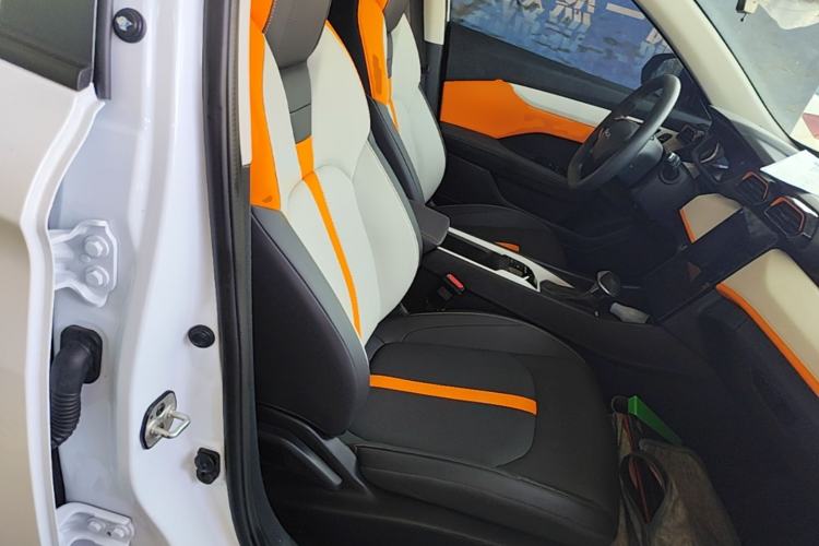 Used Dongfeng Aeolus Yixuan 2023 Mach Edition 1.5L Automatic Chasing Wind Version Right Front Seat