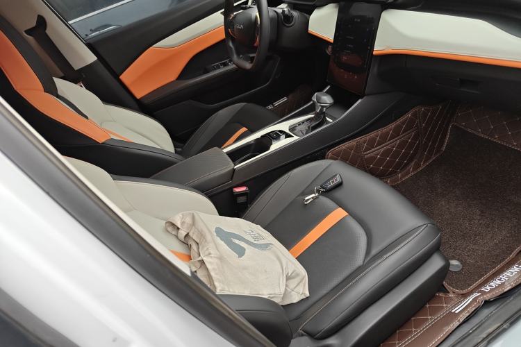 Used Dongfeng Aeolus Yixuan 2023 Mach Edition 1.5L Automatic Chasing Wind Version Right Front Seat