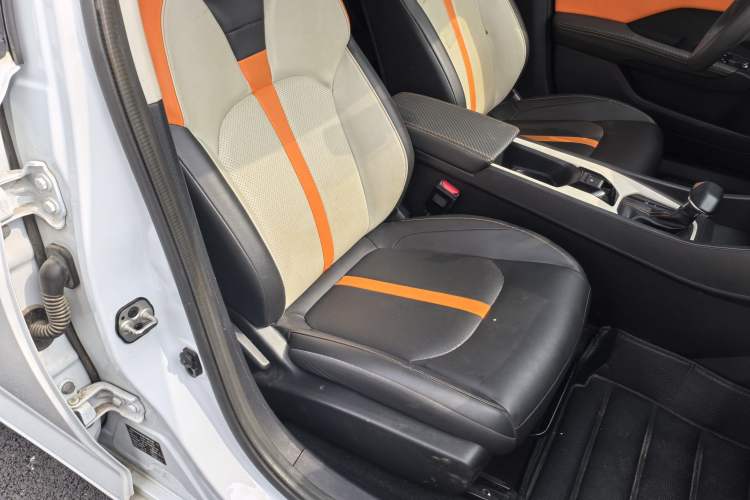 Used Dongfeng Aeolus Yixuan 2023 Mach Edition 1.5L Automatic Chasing Wind Version Right Front Seat