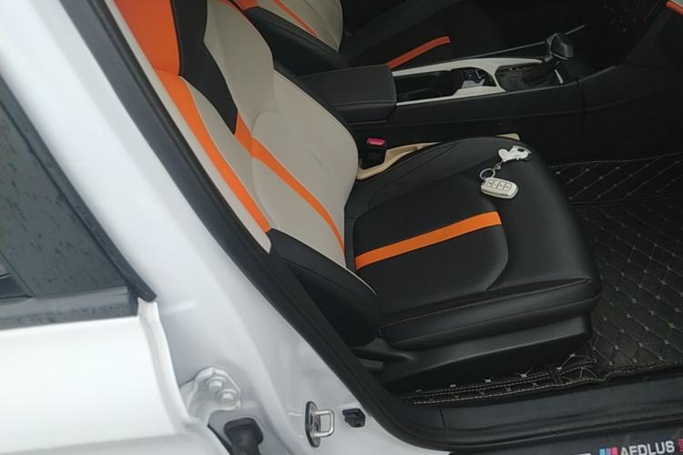 Used Dongfeng Aeolus Yixuan 2023 Mach Edition 1.5L Automatic Chasing Wind Version Right Front Seat