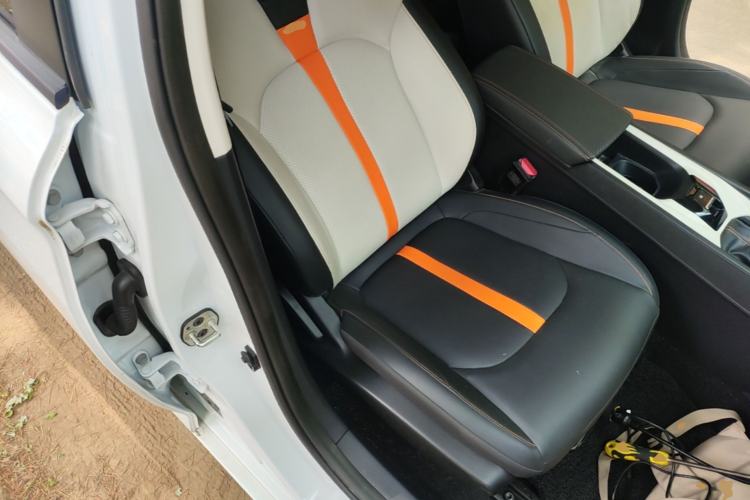 Used Dongfeng Aeolus Yixuan 2023 Mach Edition 1.5L Automatic Chasing Wind Version Right Front Seat