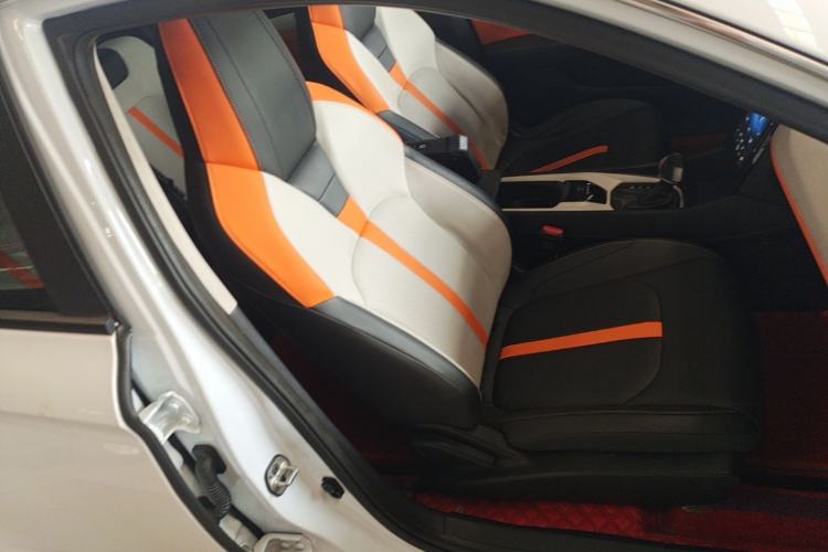 Used Dongfeng Aeolus Yixuan 2023 Mach Edition 1.5L Automatic Chasing Shadow Version Right Front Seat