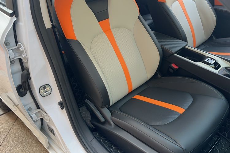 Used Dongfeng Aeolus Yixuan 2023 Mach Edition 1.5L Automatic Chasing Wind Version Right Front Seat