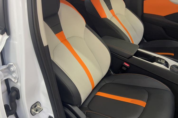 Used Dongfeng Aeolus Yixuan 2023 Mach Edition 1.5L Automatic Chasing Wind Version Right Front Seat