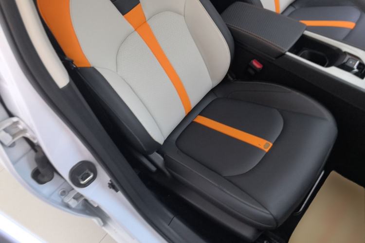 Used Dongfeng Aeolus Yixuan 2023 Mach Edition 1.5L Automatic Chasing Wind Version Right Front Seat
