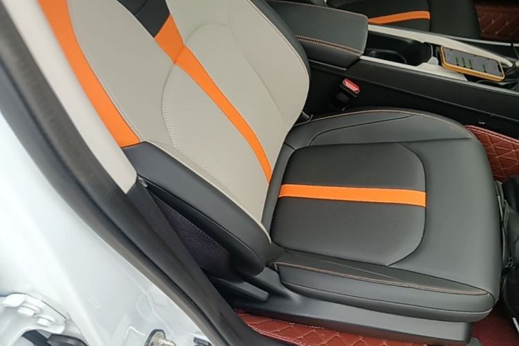 Used Dongfeng Aeolus Yixuan 2023 Mach Edition 1.5L Automatic Chasing Wind Version Right Front Seat