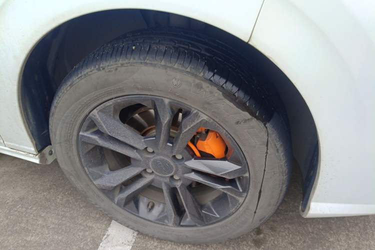 Used Dongfeng Aeolus Yixuan 2023 Mach Edition 1.5L Automatic Chasing Wind Version Right Front Wheel Hub