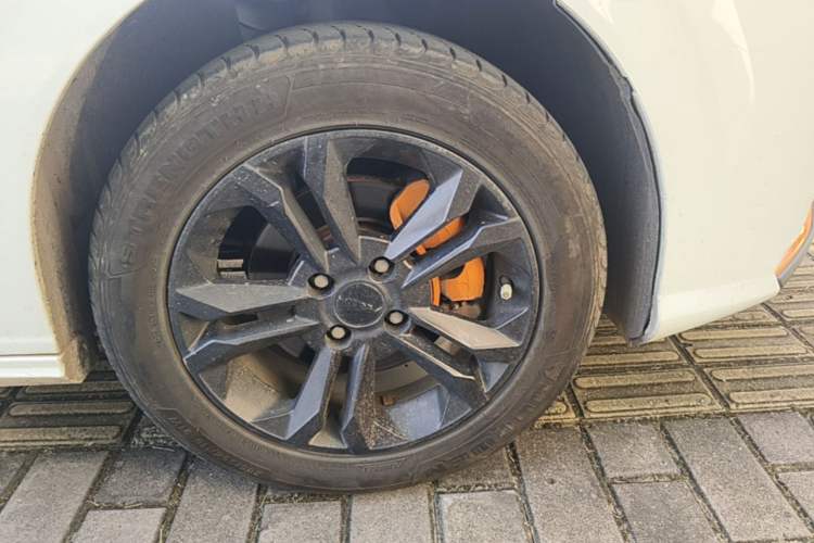 Used Dongfeng Aeolus Yixuan 2023 Mach Edition 1.5L Manual Windstorm Version Right Front Wheel Hub