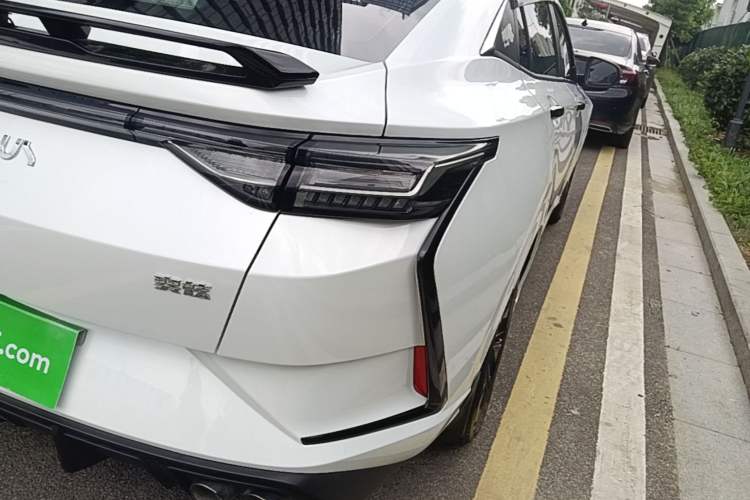 Used Dongfeng Aeolus Yixuan 2023 1.5L Automatic Glory Edition Right Rear Taillight