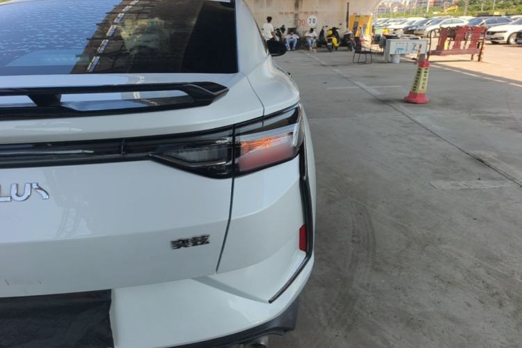 Used Dongfeng Aeolus Yixuan 2023 Mach Edition 1.5L Automatic Chasing Wind Version Right Rear Taillight
