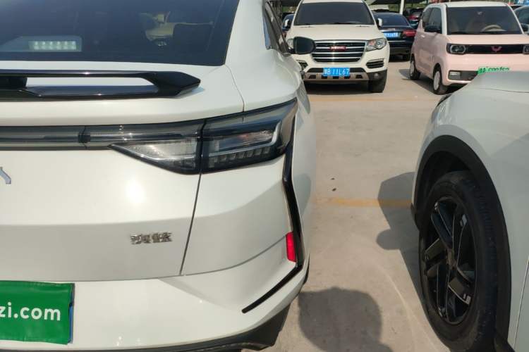 Used Dongfeng Aeolus Yixuan 2023 Mach Edition 1.5L Automatic Chasing Wind Version Right Rear Taillight
