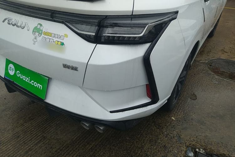 Used Dongfeng Aeolus Yixuan 2023 Mach Edition 1.5L Automatic Chasing Wind Version Right Rear Taillight