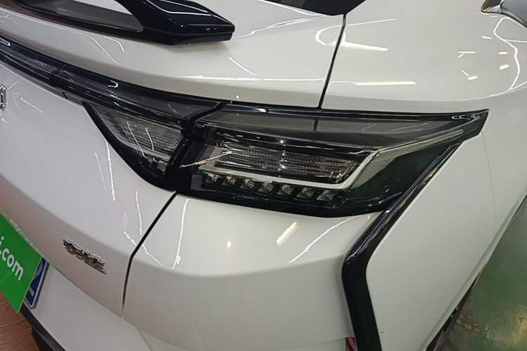 Used Dongfeng Aeolus Yixuan 2023 1.5L Automatic Glory Edition Right Rear Taillight