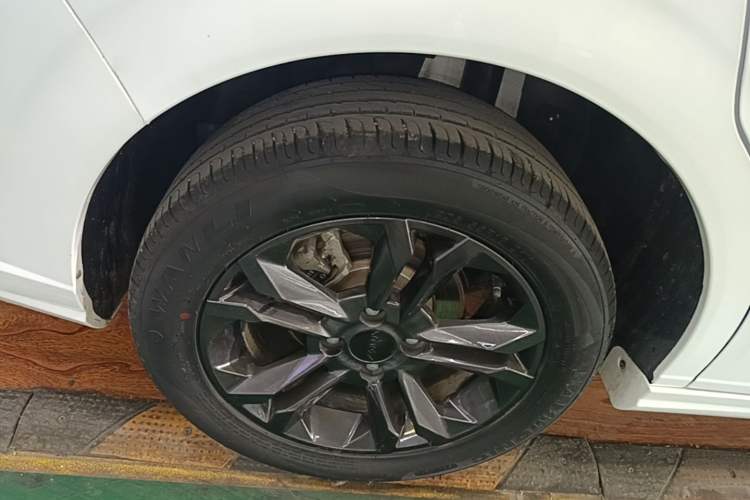 Used Dongfeng Aeolus Yixuan 2023 1.5L Automatic Glory Edition Right Rear Wheel Hub