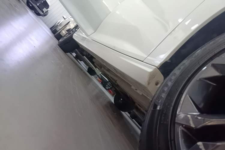 Used Dongfeng Aeolus Yixuan 2023 Mach Edition 1.5L Automatic Chasing Wind Version Right Side Sill