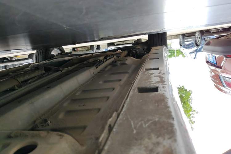 Used Dongfeng Aeolus Yixuan 2023 Mach Edition 1.5L Automatic Chasing Wind Version Right Side Sill