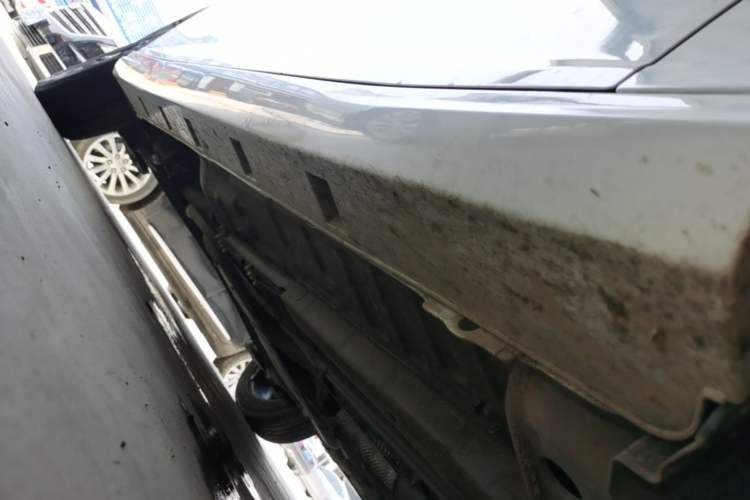 Used Dongfeng Aeolus Yixuan 2023 Mach Edition 1.5L Automatic Chasing Shadow Version Right Side Sill