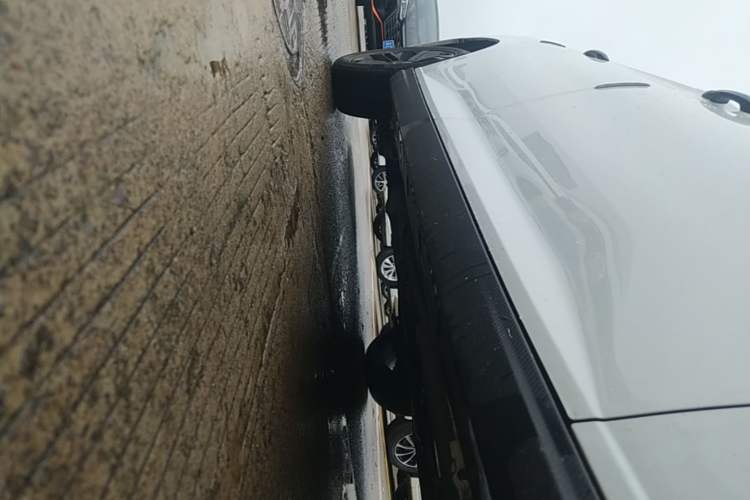 Used Dongfeng Aeolus Yixuan 2023 Mach Edition 1.5L Automatic Chasing Wind Version Right Side Sill