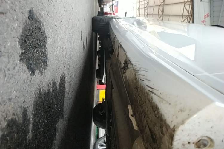 Used Dongfeng Aeolus Yixuan 2023 Mach Edition 1.5L Automatic Chasing Wind Version Right Side Sill