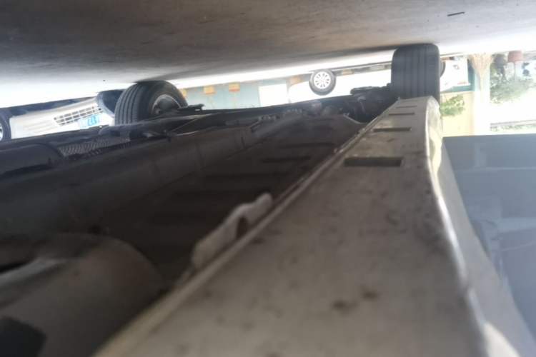Used Dongfeng Aeolus Yixuan 2023 Mach Edition 1.5L Automatic Chasing Wind Version Right Side Sill