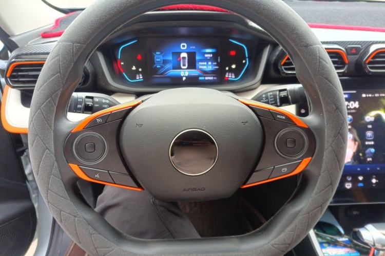 Used Dongfeng Aeolus Yixuan 2023 Mach Edition 1.5L Automatic Chasing Wind Version Steering Wheel