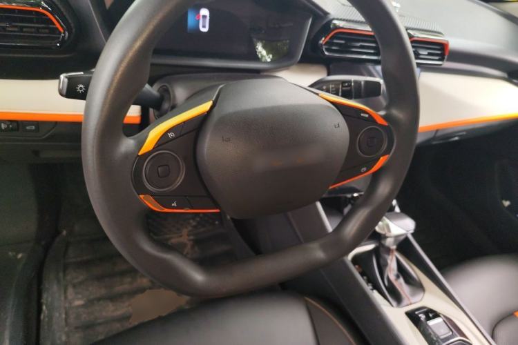 Used Dongfeng Aeolus Yixuan 2023 Mach Edition 1.5L Automatic Chasing Wind Version Steering Wheel