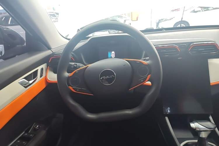 Used Dongfeng Aeolus Yixuan 2023 Mach Edition 1.5L Automatic Chasing Wind Version Steering Wheel