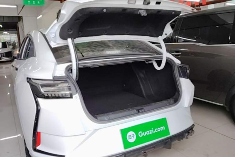 Used Dongfeng Aeolus Yixuan 2023 Mach Edition 1.5L Automatic Chasing Wind Version Trunk
