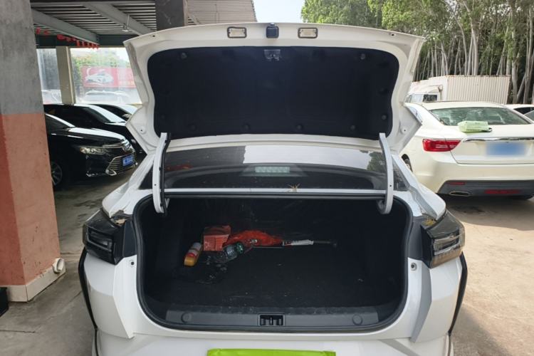 Used Dongfeng Aeolus Yixuan 2023 Mach Edition 1.5T Automatic Pursuit Rider Version Trunk