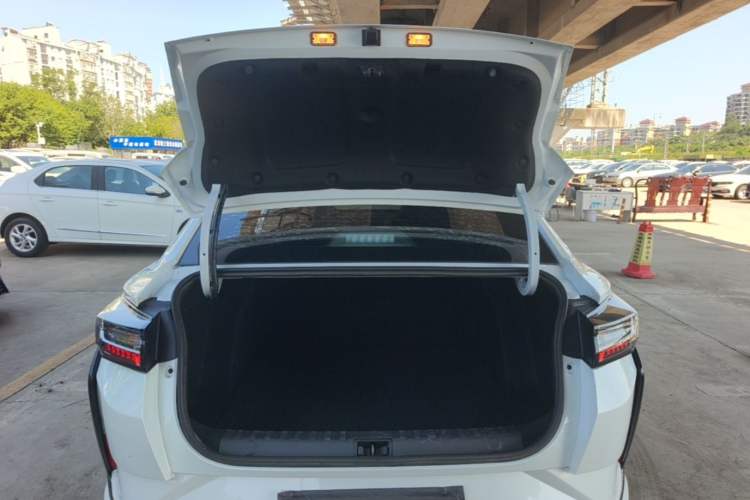 Used Dongfeng Aeolus Yixuan 2023 Mach Edition 1.5L Automatic Chasing Wind Version Trunk