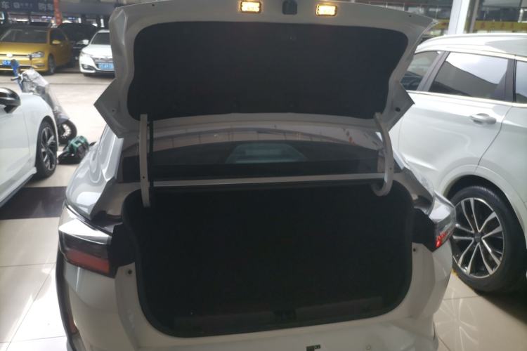 Used Dongfeng Aeolus Yixuan 2023 Mach Edition 1.5T Automatic Pursuit Rider Version Trunk