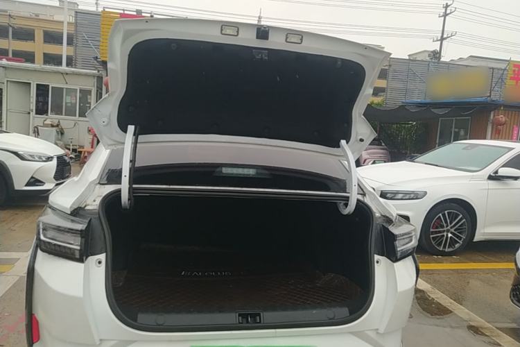 Used Dongfeng Aeolus Yixuan 2023 Mach Edition 1.5L Automatic Chasing Wind Version Trunk