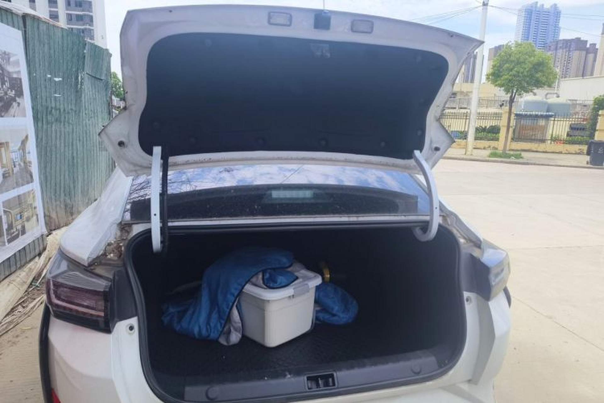 Used Dongfeng Aeolus Yixuan 2023 Mach Edition 1.5L Automatic Chasing Wind Version Trunk
